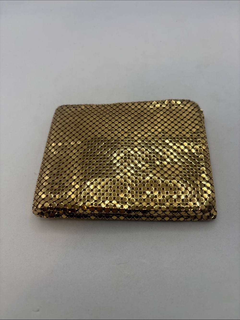VTG Whiting & Davis Gold-tone Mesh Bi-fold Wallet 70s Blingy shiny chic US Made